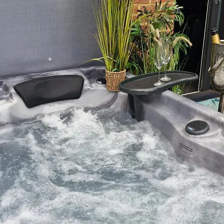 Au Petit Seny, Charme Et Nature Avec Jacuzzi Pro 4*