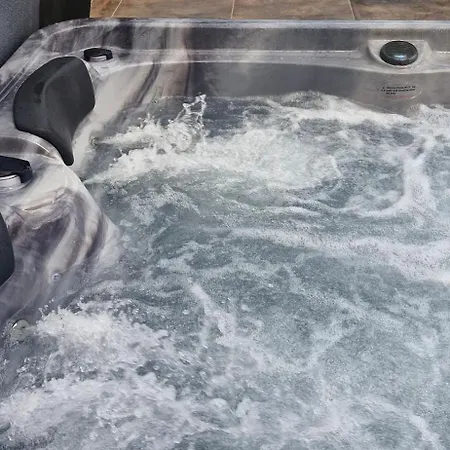 Au Petit Seny, Charme Et Nature Avec Jacuzzi Pro 4*