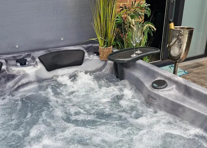 Au Petit Seny, Charme Et Nature Avec Jacuzzi Pro 4*