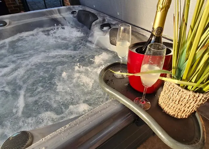Pensjonat Au Petit Seny, Charme Et Nature Avec Jacuzzi Pro 4*